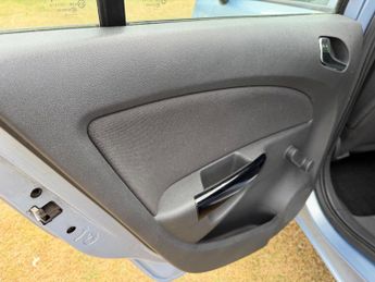 Vauxhall Corsa 1.4i 16v Club 5dr