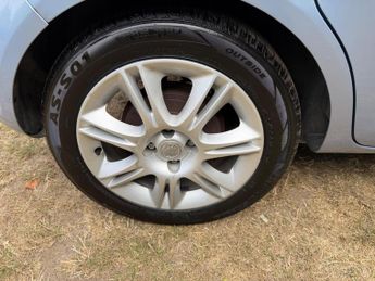 Vauxhall Corsa 1.4i 16v Club 5dr