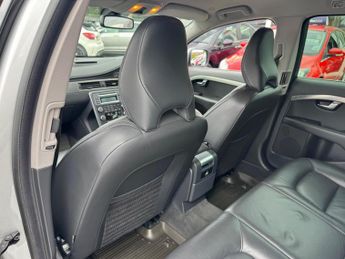 Volvo XC70 2.4 D5 SE Lux Estate 5dr Diesel Geartronic AWD Euro 5 (205 ps)