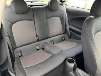MINI Hatch 1.5 Cooper Auto Euro 6 (s/s) 3dr