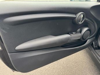 MINI Hatch 1.5 Cooper Auto Euro 6 (s/s) 3dr