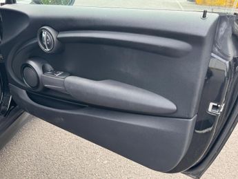 MINI Hatch 1.5 Cooper Auto Euro 6 (s/s) 3dr