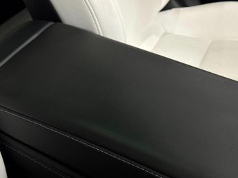 Tesla Model 3 (Dual Motor) Long Range Auto 4WDE 4dr