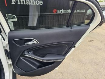 Mercedes-Benz GLA 2.1 GLA200d Sport (Executive) 7G-DCT 4MATIC Euro 6 (s/s) 5dr