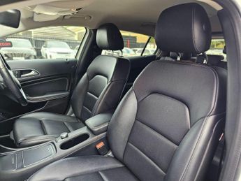 Mercedes-Benz GLA 2.1 GLA200d Sport (Executive) 7G-DCT 4MATIC Euro 6 (s/s) 5dr