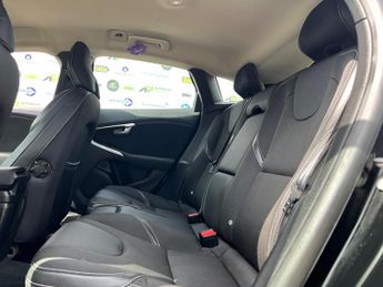 Volvo V40 2.0 D2 Momentum Nav Plus Auto Euro 6 (s/s) 5dr