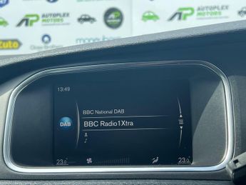 Volvo V40 2.0 D2 Momentum Nav Plus Auto Euro 6 (s/s) 5dr