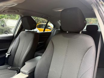 BMW 3 Series 2.0 320i SE Saloon 4dr Petrol Auto Euro 6 (s/s) (184 ps)