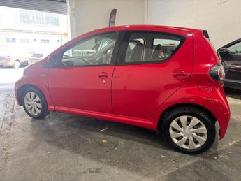 Toyota AYGO 1.0 VVT-i Move MultiMode Euro 5 5dr