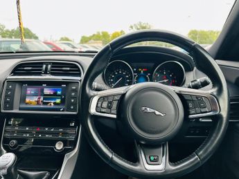 Jaguar XE 2.0d R-Sport Euro 6 (s/s) 4dr