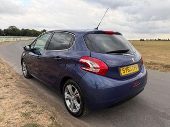 Peugeot 208 1.2 VTi PureTech Allure Euro 6 5dr