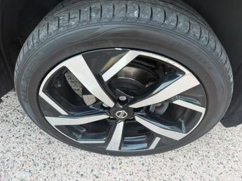 Nissan Qashqai 1.6 dCi Tekna XTRON Euro 6 (s/s) 5dr