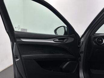 Alfa Romeo Stelvio 2.2 TD Speciale Auto Q4 AWD Euro 6 (s/s) 5dr