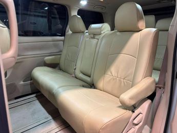 Toyota Alphard 240X 8 SEATER AUTOMATIC MPV 5 DOOR