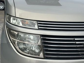 Nissan Elgrand 3.5 CAMPER CONVERSION WITH POPUP—KITCHEN—R&R—FRIDGE—OVEN