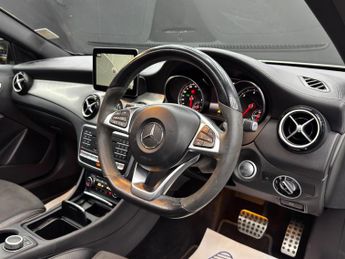 Mercedes-Benz GLA 2.1 GLA220d WhiteArt (Premium Plus) 7G-DCT 4MATIC Euro 6 (s/s) 5