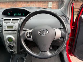 Toyota Yaris 1.3 SR Multimode 3dr