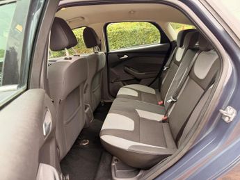 Ford Focus 1.6 Zetec Powershift Euro 5 5dr