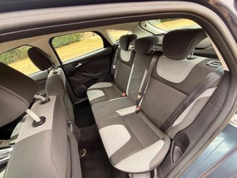 Ford Focus 1.6 Zetec Powershift Euro 5 5dr