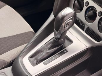 Ford Focus 1.6 Zetec Powershift Euro 5 5dr