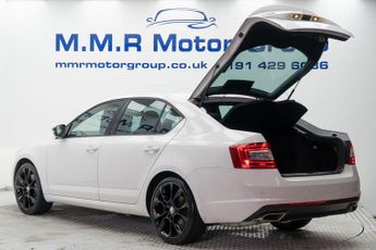 Skoda Octavia 2.0 TDI vRS DSG Euro 6 (s/s) 5dr (SNav)
