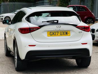 Infiniti Q30 1.6T SE Hatchback 5dr Petrol Manual Euro 6 (s/s) (122 ps)