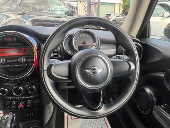 MINI Hatch 1.5 Cooper Auto Euro 6 (s/s) 3dr
