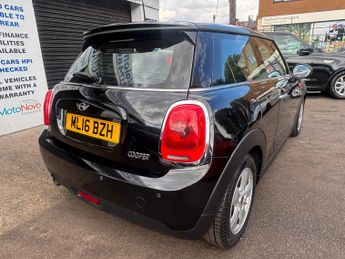 MINI Hatch 1.5 Cooper Auto Euro 6 (s/s) 3dr