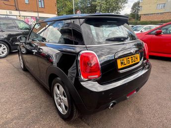 MINI Hatch 1.5 Cooper Auto Euro 6 (s/s) 3dr