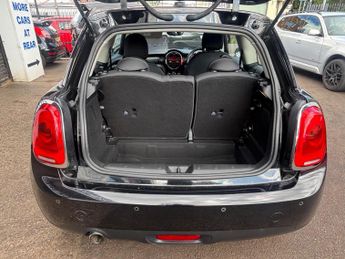 MINI Hatch 1.5 Cooper Auto Euro 6 (s/s) 3dr