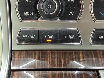 Jaguar XF 2.2d Portfolio Auto Euro 5 (s/s) 4dr