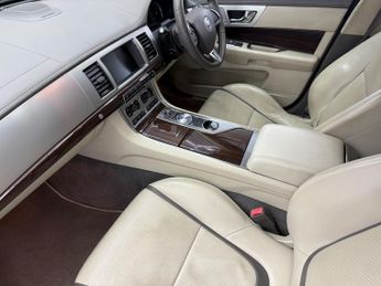 Jaguar XF 2.2d Portfolio Auto Euro 5 (s/s) 4dr