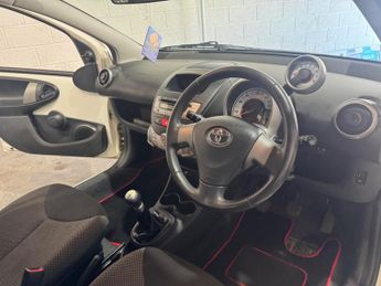 Toyota AYGO 1.0 VVT-i Mode Euro 5 5dr
