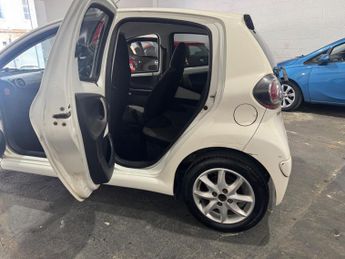 Toyota AYGO 1.0 VVT-i Mode Euro 5 5dr