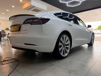 Tesla Model 3 (Dual Motor) Performance Auto 4WDE 4dr (Performance Upgrade)