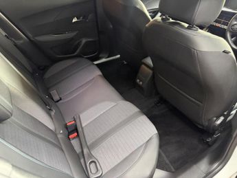 Peugeot 2008 1.2 PureTech Allure Premium + EAT Euro 6 (s/s) 5dr