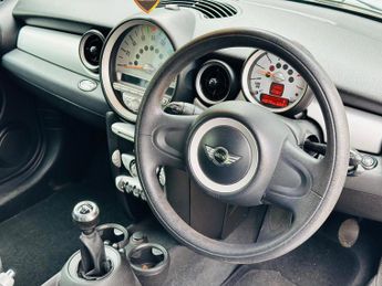 MINI Hatch 1.6 Cooper D Hatchback 3dr Diesel Manual Euro 4 (110 ps)