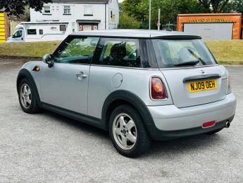 MINI Hatch 1.6 Cooper D Hatchback 3dr Diesel Manual Euro 4 (110 ps)
