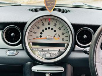 MINI Hatch 1.6 Cooper D Hatchback 3dr Diesel Manual Euro 4 (110 ps)