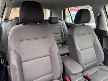 Volkswagen e-Golf 35.8kWh e-Golf Auto 5dr