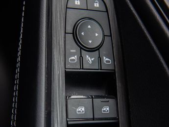 Nissan Qashqai 1.3 DIG-T MHEV N-Connecta XTRON Euro 6 (s/s) 5dr
