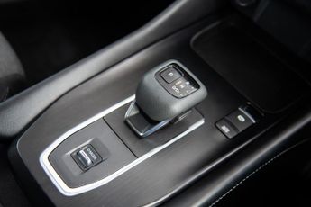 Nissan Qashqai 1.3 DIG-T MHEV N-Connecta XTRON Euro 6 (s/s) 5dr
