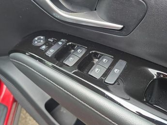 Hyundai Tucson SE Connect 1.6 T-GDi Hybrid (230 ps)