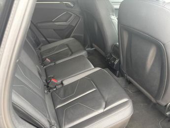 Audi Q3 1.5 TFSI CoD 35 S line S Tronic Euro 6 (s/s) 5dr
