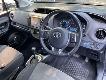 Toyota Yaris 1.5 VVT-h Sport E-CVT Euro 6 5dr