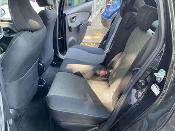 Toyota Yaris 1.5 VVT-h Sport E-CVT Euro 6 5dr