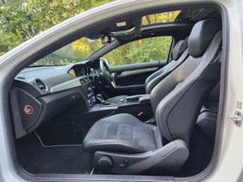Mercedes-Benz C Class 2.1 C220 CDI AMG Sport Edition G-Tronic+ Euro 5 (s/s) 2dr