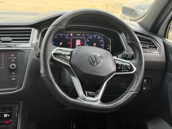 Volkswagen Tiguan 2.0 TDI R-Line Edition DSG Euro 6 (s/s) 5dr