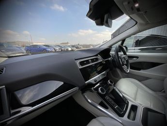 Jaguar I-Pace EV400 SE
