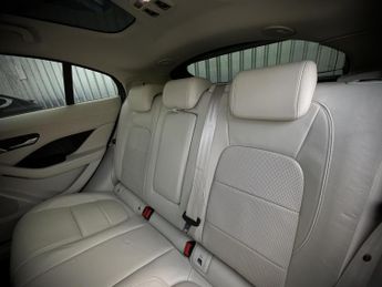 Jaguar I-Pace EV400 SE